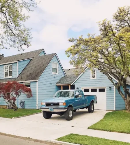 How Junk Removal Affects Neighborhood Curb Appeal